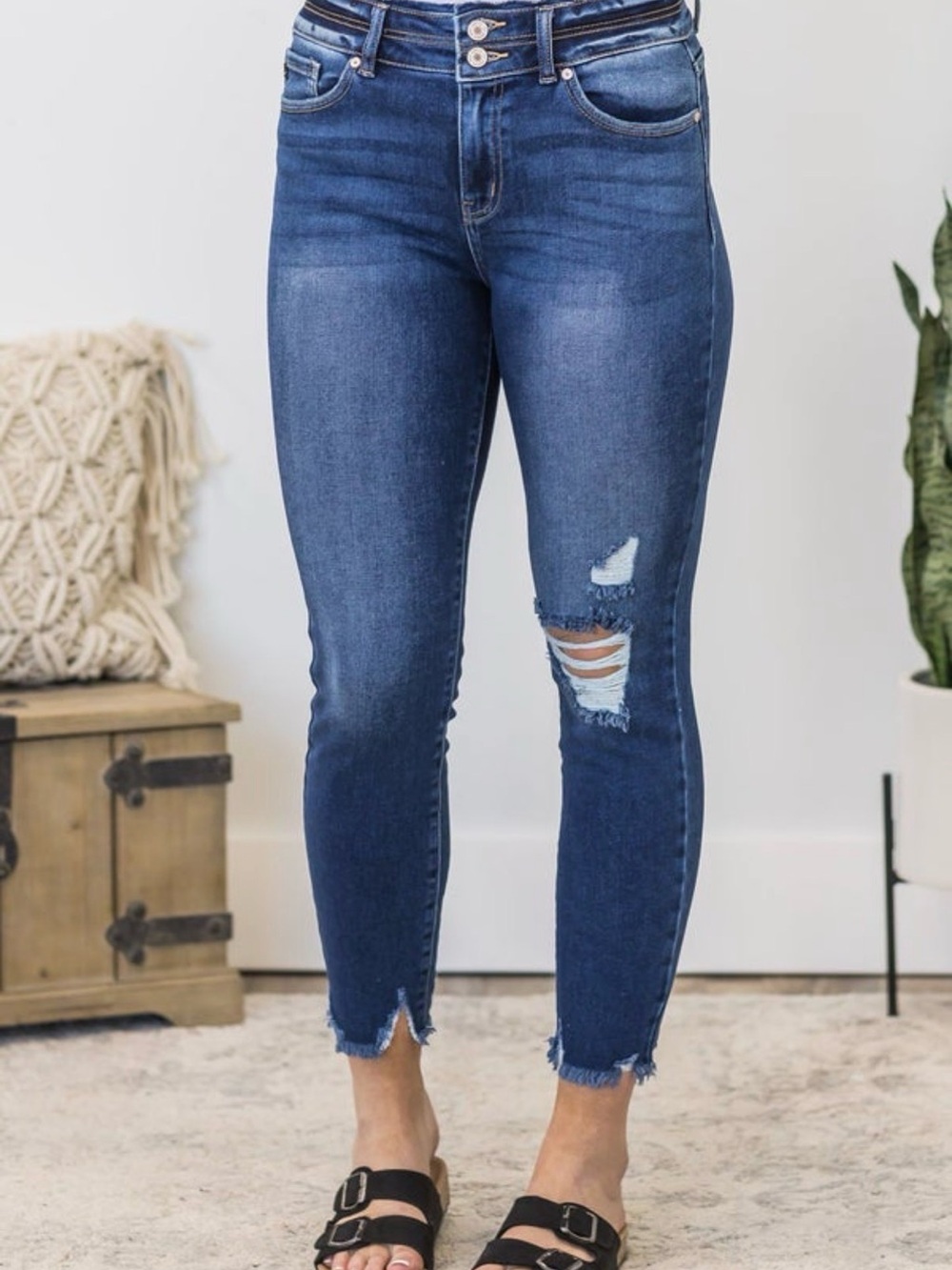 KanCan Medium Blue High-Rise Distressed Cropped Jeans